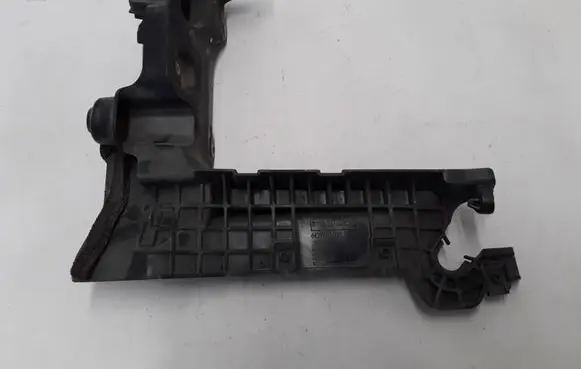 Battery bracket
