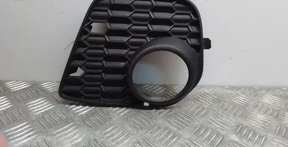 BMW X5 E70 Front fog light trim/grill 51118048022