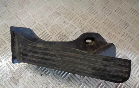 Volkswagen Golf Plus Accelerator throttle pedal 1K1721503S