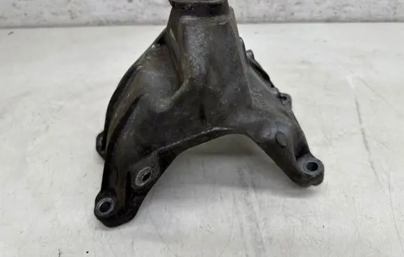 Audi A4 S4 B8 8K Engine mounting bracket 8K0199308CH
