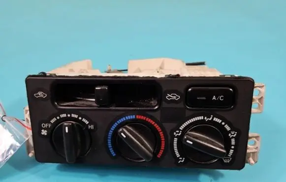 Toyota Avensis T220 Climate control/heater control trim 701111A IMPRK1363846