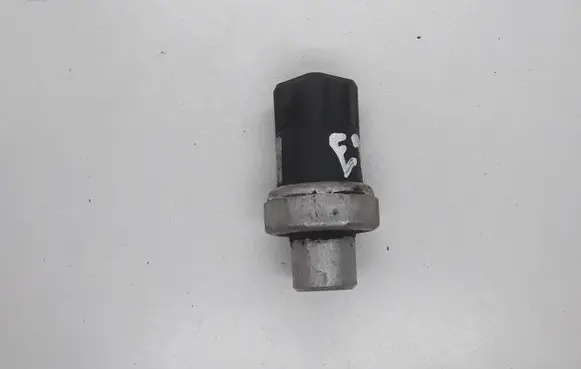 Audi A6 S6 C5 4B Air conditioning (A/C) pressure sensor 8D0959482B TDP302QADG2