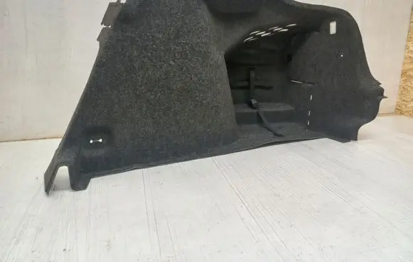 Trunk/boot lower side trim panel