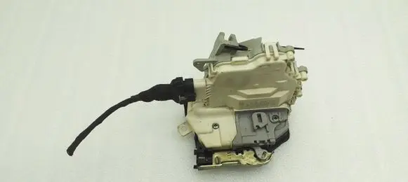 Audi TT TTS Mk2 Front door lock 8J2837015C
