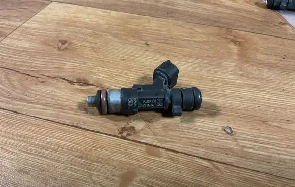 Peugeot 307 CC Fuel injector 0280158057 2280506
