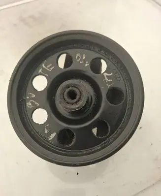 Ford Focus Power steering pump XS4E3A733 0KE0403