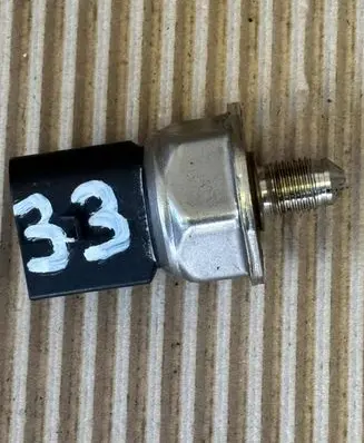 Volkswagen Golf Plus Fuel pressure sensor 06K906051A A31607977228