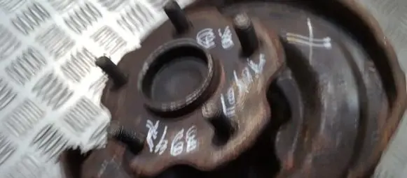 Toyota Auris 150 Rear wheel hub