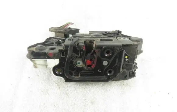 Volkswagen Polo V 6R Front door lock 5K1837015B