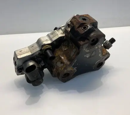 Mercedes-Benz E W211 Fuel injection high pressure pump A6460700401 6460700401