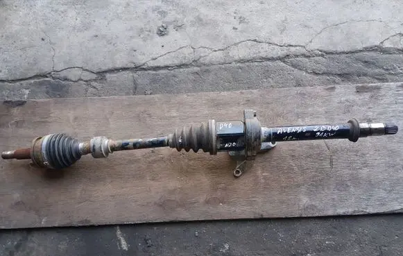 Toyota Avensis T270 Front driveshaft