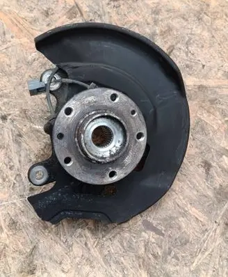Front wheel hub