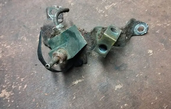 Dodge Durango II Brake power pressure regulator 