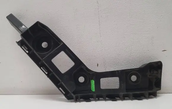 Rear bumper mounting bracket