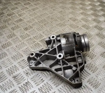 Volkswagen PASSAT B6 Other engine bay part 03C903143B