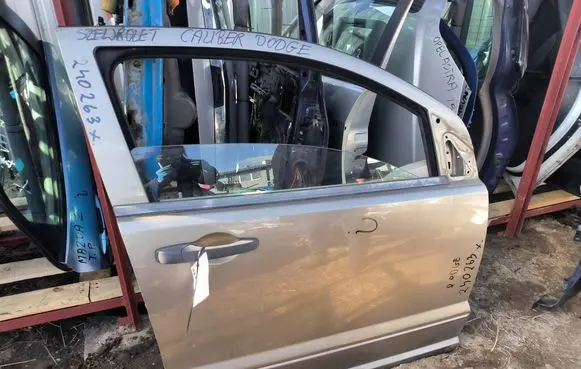 Dodge Caliber Front door