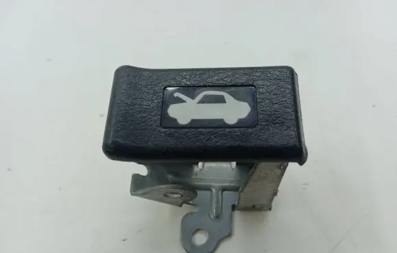 Honda CR-V Engine bonnet (hood) release handle