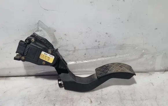 Audi A6 S6 C5 4B Accelerator throttle pedal 8D1723523A
