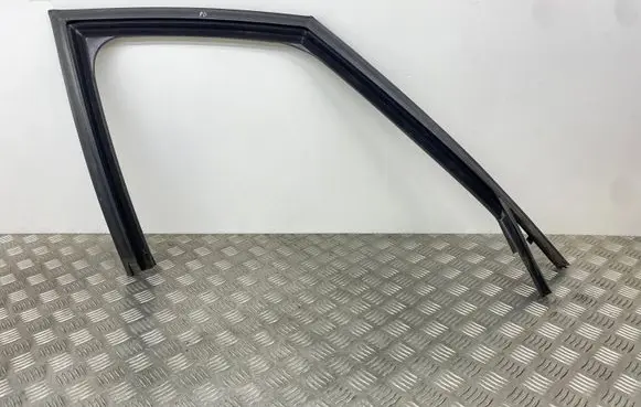 Citroen C4 Grand Picasso Front door glass trim molding 9655505799