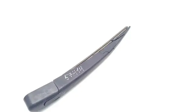 Rear wiper blade arm