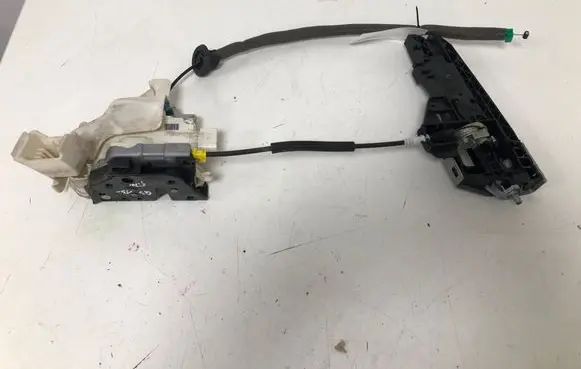Audi Q3 8U Front door lock