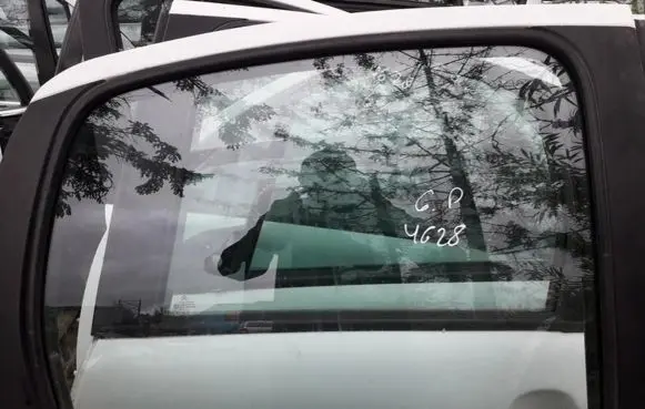 Citroen C3 Rear door window glass