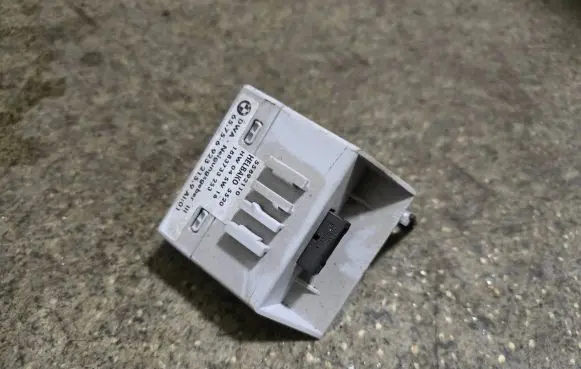 BMW 5 E39 Yaw turn rate sensor 6923215 1883733253 55892110