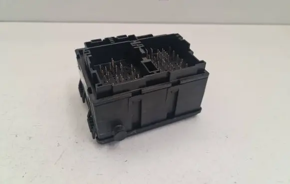 Fiat Freemont Fuse module 68068355AD 72033R 02931402