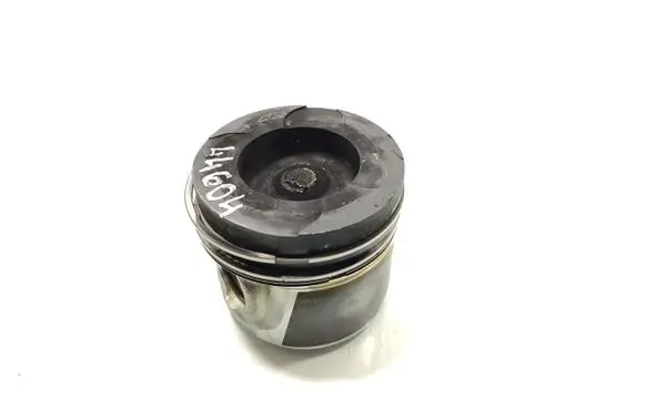 Nissan X-Trail T30 Piston 