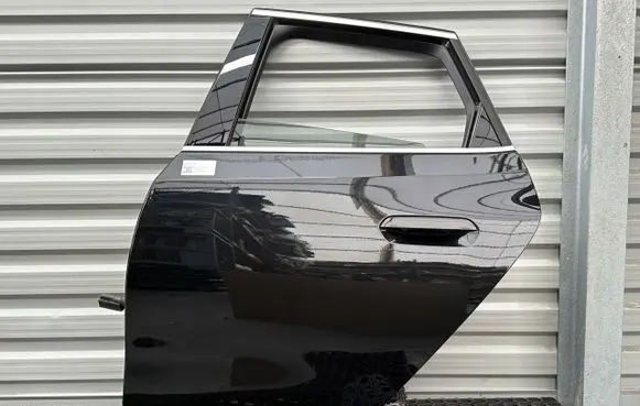 BMW 2 Active Tourer U06 Rear door 