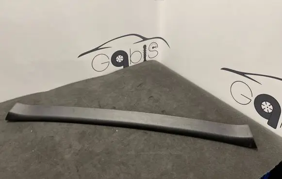 Tesla Model S Tailgate trim 100923600H 100925500