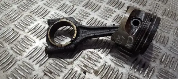 Opel Corsa B Piston with connecting rod