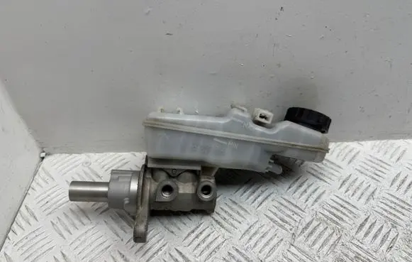 Toyota Auris 150 Master brake cylinder 4720109500 4722009090 0204255239