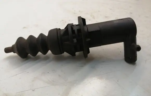 Ford Transit Clutch master cylinder 30425001