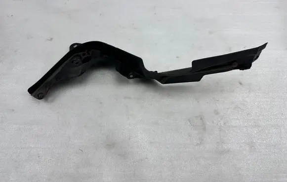 Mercedes-Benz S W222 Other engine bay part A2226203500