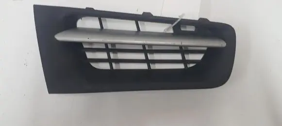 Renault Megane II Front bumper upper radiator grill 8200746097
