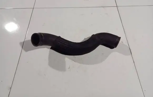 Mazda 5 Engine coolant pipe/hose