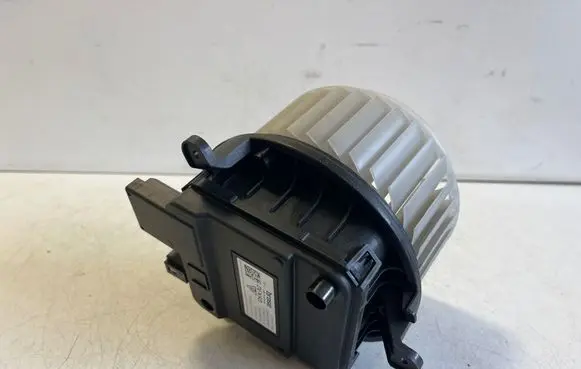 Porsche Taycan 9J1 Heater fan/blower 973907521C C51597104