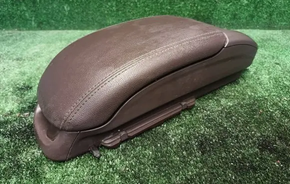 Opel Zafira C Armrest 