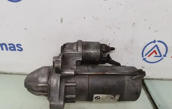 BMW 5 E39 Starter motor 2179675 12412179675