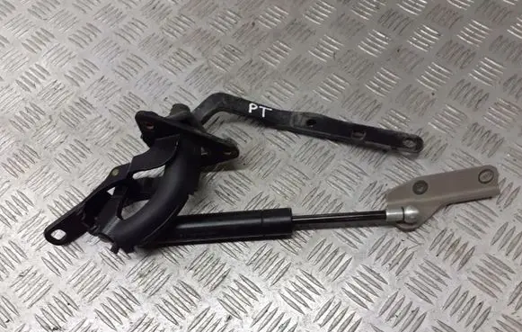Volvo V70 Shock absorber/damper mounting bracket 94830348643158