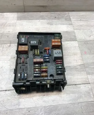 Volkswagen Touran I Fuse module 1K0937124K 014189861
