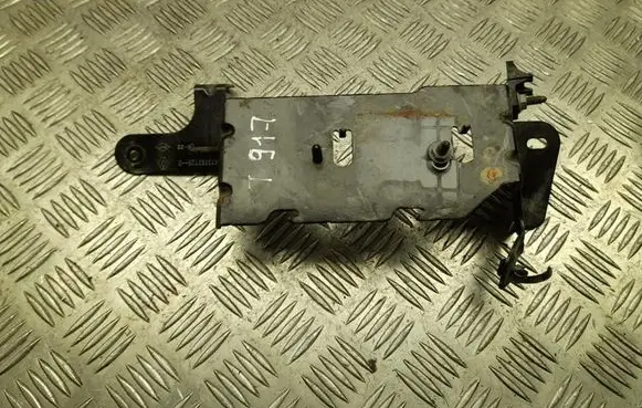 Renault Zoe Engine mounting bracket 241376772R