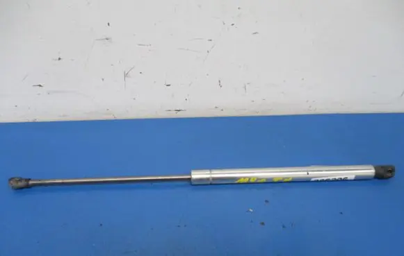 Volkswagen Polo Shock absorber/damper mounting bracket 