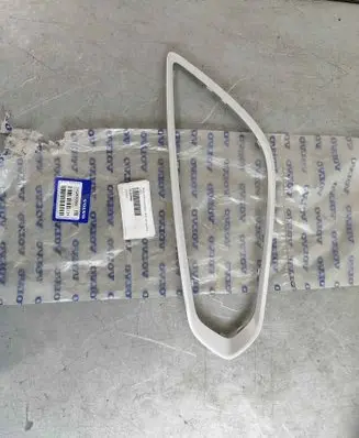 Volvo S60 Front bumper splitter molding 31283096