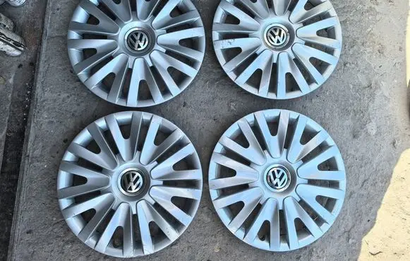 Volkswagen Golf VI R15 wheel hub/cap/trim 5K0601147F