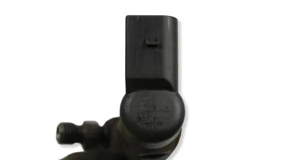 Volkswagen Golf VI Fuel injector 03L130277B