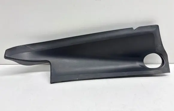 Peugeot 3008 I Rear/tail light trim molding 9670553380