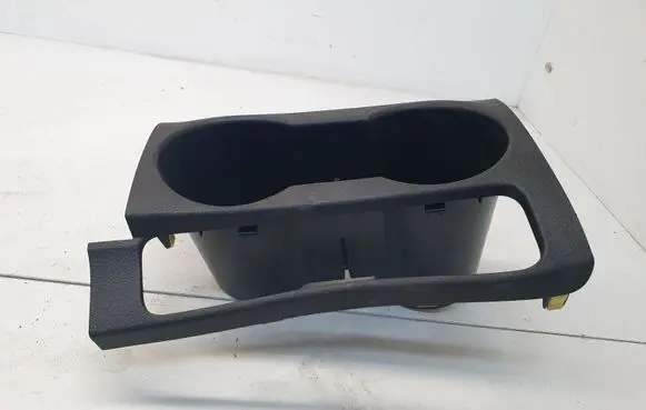Cup holder front