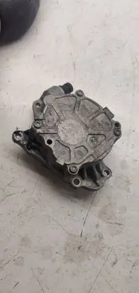 Volkswagen PASSAT CC Vacuum pump 03L145100F